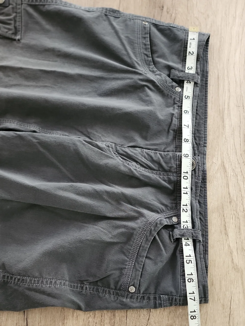 KÜHL Gray Cargo Hiking Shorts Women’s Size 14 Stretch‎ Outdoor Utility